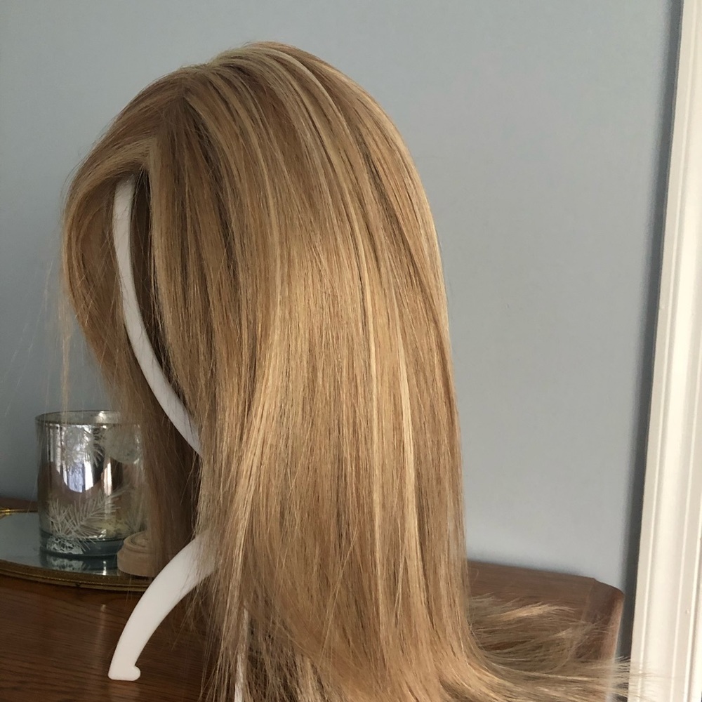 Synthetic blonde wig